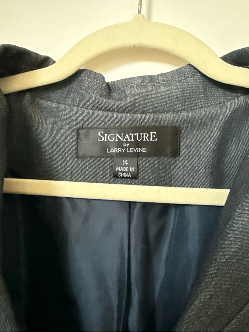 Larry Levine Charcoal Belted Blazer & Straight Pants - Picture 5 of 8